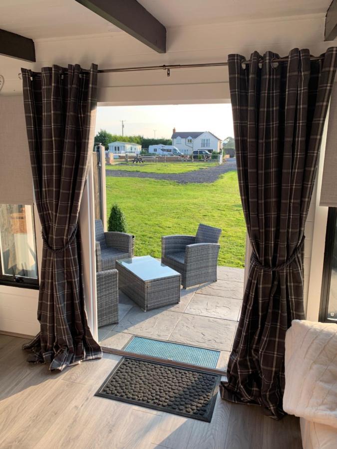 Dolafon Farm Luxury Glamping With Hot Tub Campeggio St Asaph